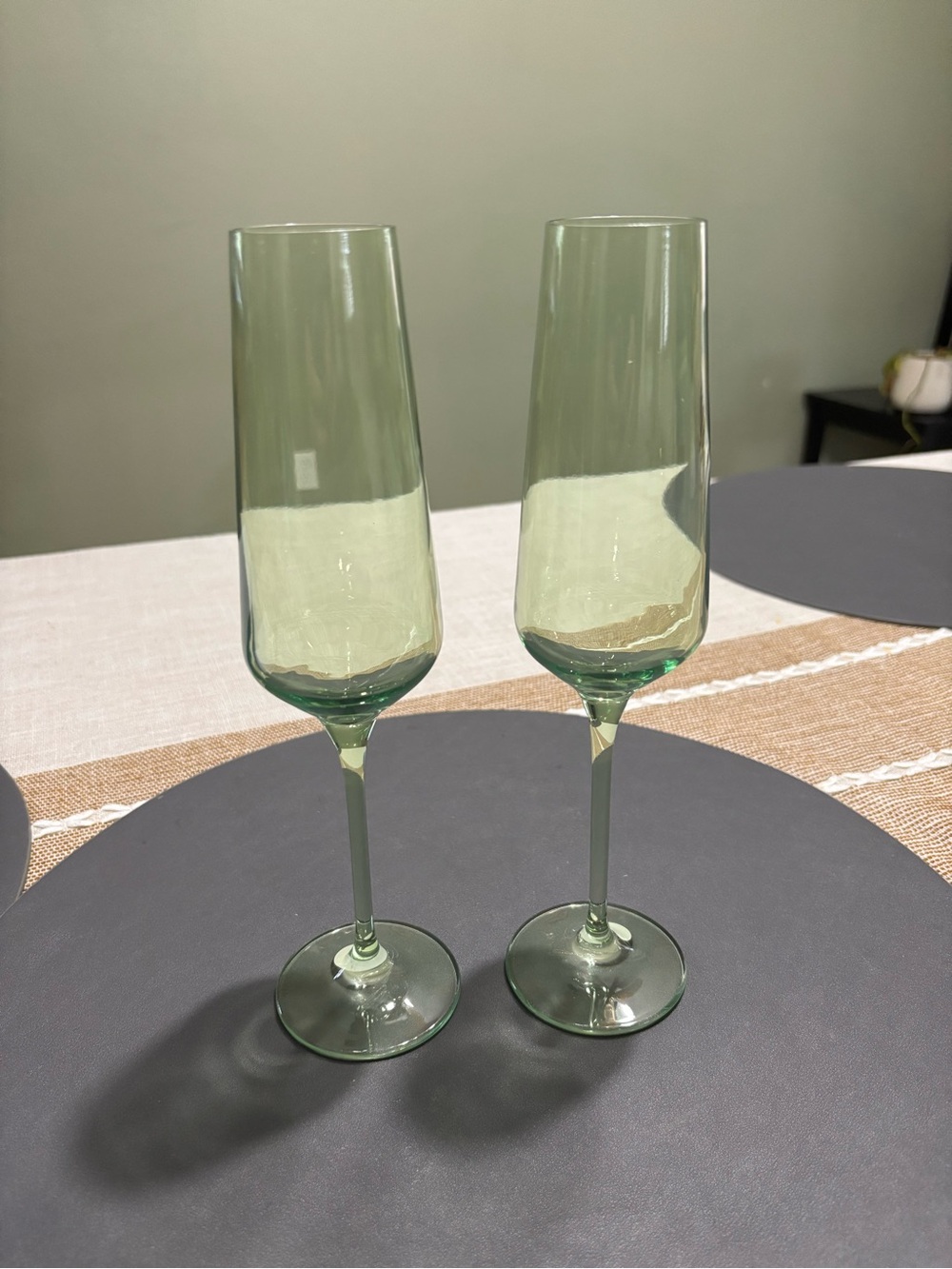 Green Champagne Flutes - Set of 2 - Picture 3 of 4